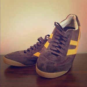 Causal American Eagle Sneakers